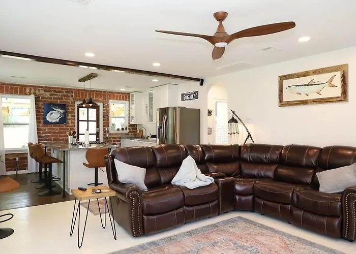 Holiday home Navy Point & Game Room, Near Nas & Downtown - Beaches *