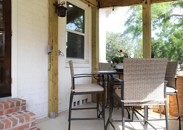 Navy Point & Game Room, Near Nas & Downtown - Beaches Holiday home *