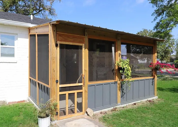 Holiday home Navy Point & Game Room, Near Nas & Downtown - Beaches Pensacola